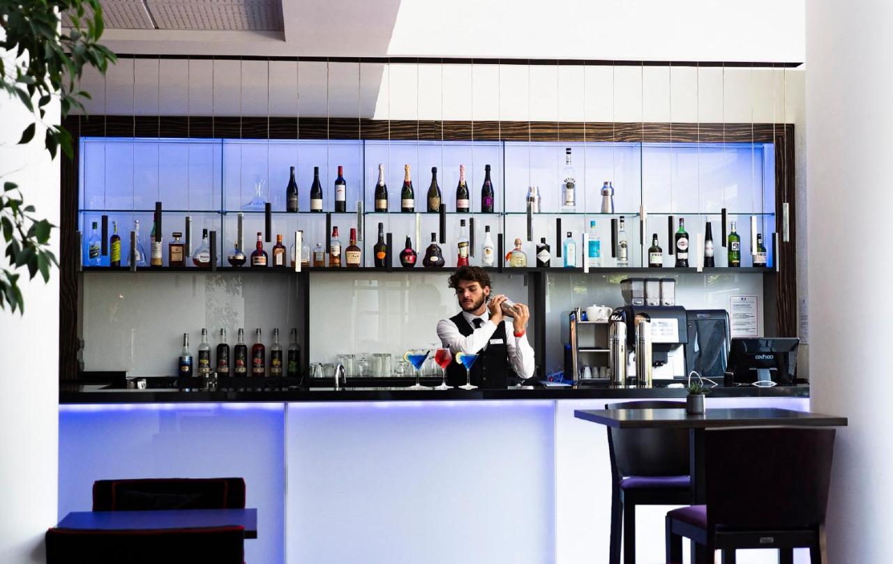 Radisson Blu Hotel, מונפלייה מראה חיצוני תמונה